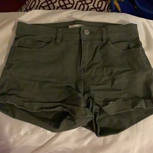 H&M olive green shorts